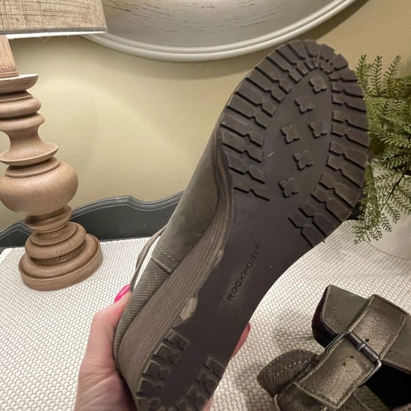 Cobb Hill by Rockport Wedges. Gray with buckle. Size 9. - Picture 6 of 7